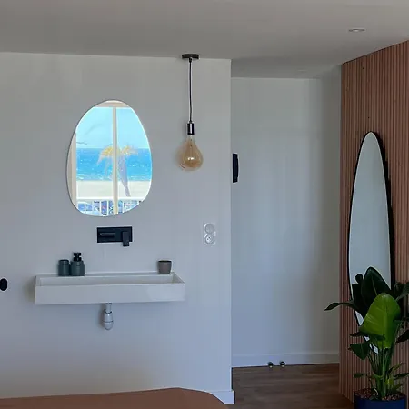 Superbe, Face A La Mer, Balneo, Retroprojecteur קאנט אן רוסיון